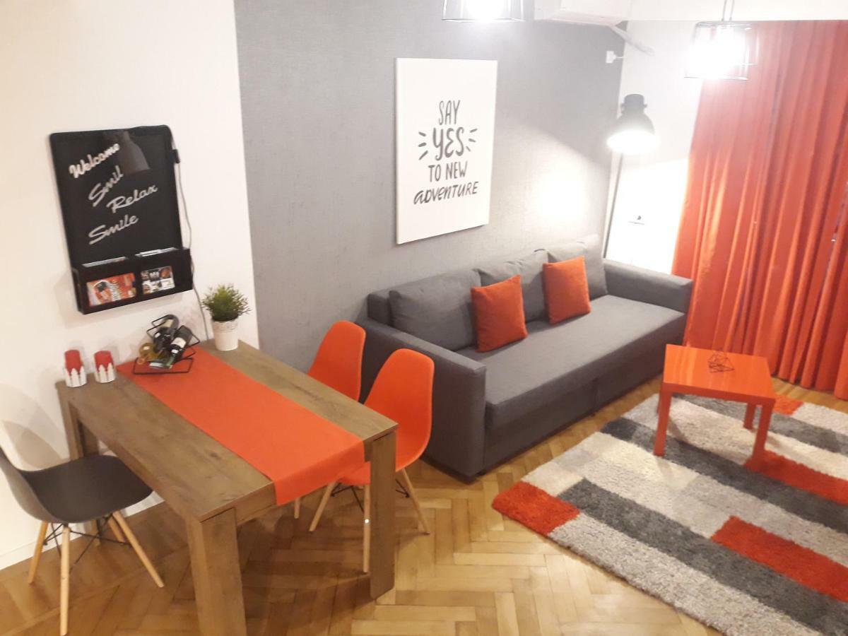 Victoria Avenue Apartment *